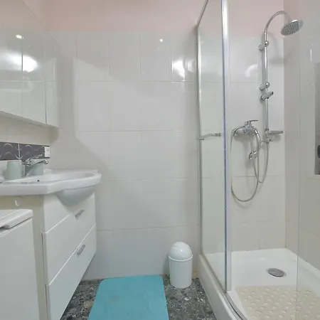 Mireille 4d - T3, Lumineux, Face Mer, 4e Etage - 5 Personnes, 2 Chambres, Parking Prive * Le Grau-du-Roi